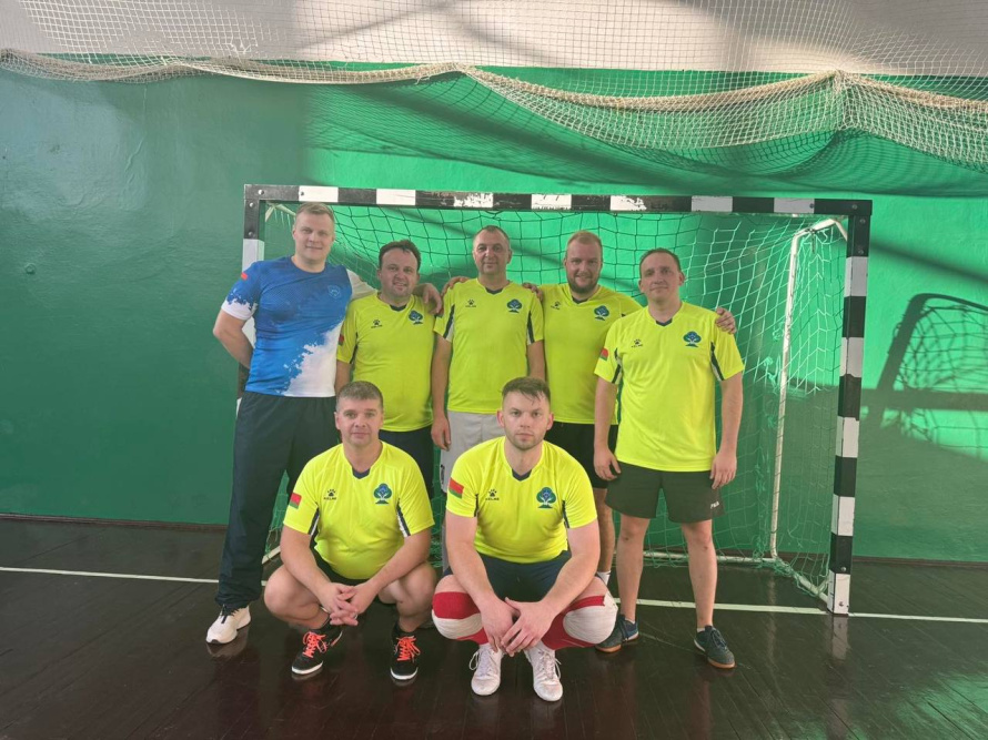 Команда #ЛюбимыйБрест успешно выступила на 2 этапе областной спартакиады «Вертикаль» в Жабинке! Это событие для работников госорганов приурочено к 80-летию Победы. 